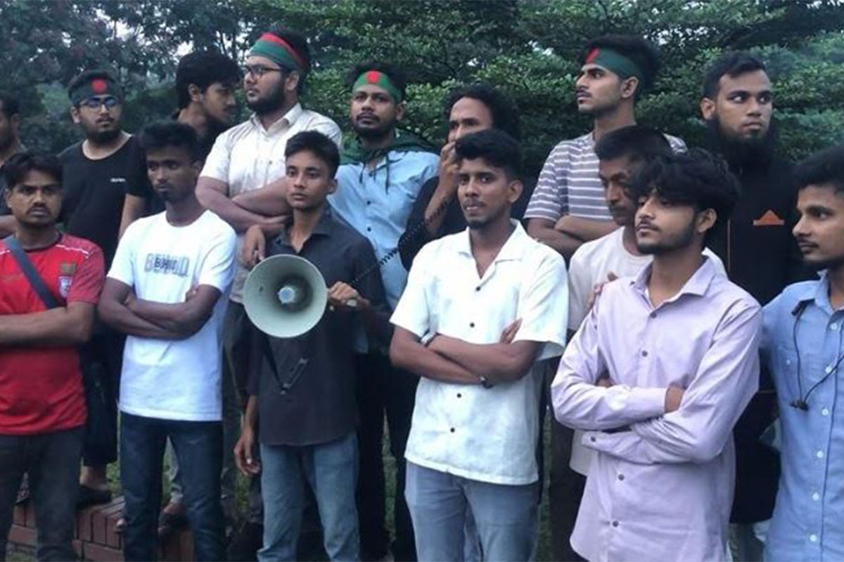 এনসিপির ওপর হামলার প্রতিবাদে সিরাজগঞ্জে বিক্ষোভ
