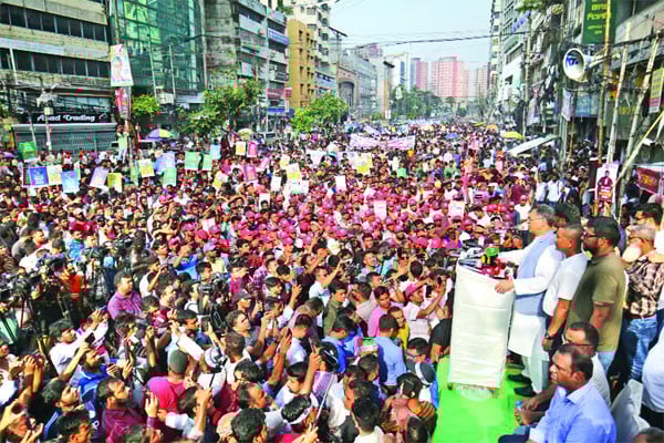 চেয়েছিলাম ডেমোক্র্যাসি, হয়ে যাচ্ছে মবোক্র্যাসি