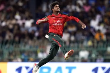হরভজনের রেকর্ড ভাঙলেন মেহেদী