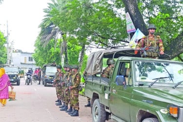 থমথমে গোপালগঞ্জে আতঙ্ক
