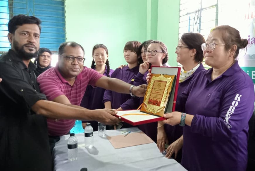 দক্ষিণ কোরিয়ার ১৫ স্বেচ্ছাসেবীকে সংবর্ধনা দিল চাষি বালিগাঁও সমাজকল্যাণ সংঘ