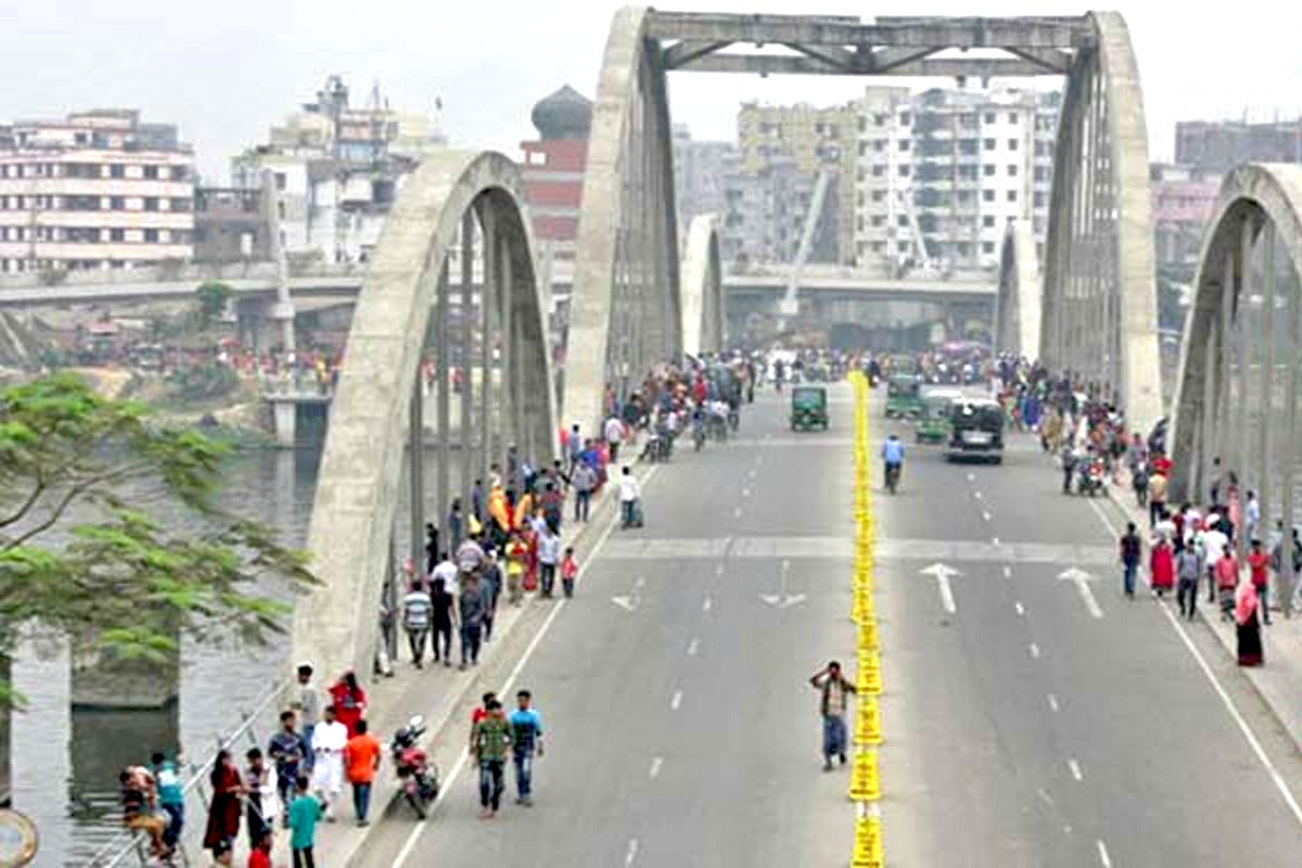 সন্ধ্যায় হাতিরঝিলে ড্রোন শো, বিকল্প সড়ক ব্যবহারের পরামর্শ