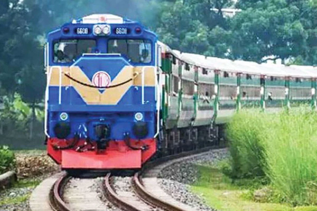 নেত্রকোনায় ট্রেনে কাটা পড়ে অজ্ঞাত ব্যক্তির মৃত্যু