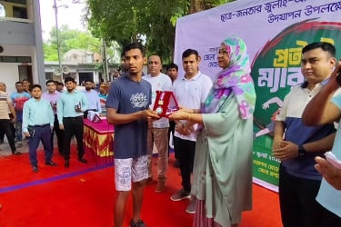 ছাত্র-জনতার গণঅভ্যুত্থান দিবসে মেহেরপুরে প্রতীকী ম্যারাথন