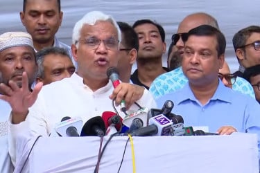 চোরাই পথে ক্ষমতায় আসার চেষ্টা করলে জনগণ মেনে নেবে না : ডা. জাহিদ