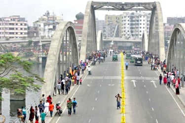 সন্ধ্যায় হাতিরঝিলে ড্রোন শো, বিকল্প সড়ক ব্যবহারের পরামর্শ