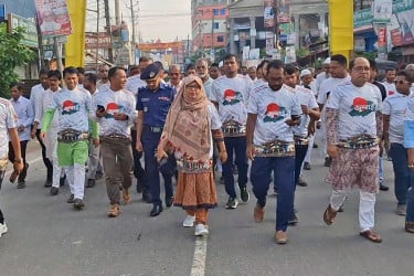 গণঅভ্যুত্থান দিবসে শরীয়তপুরে বর্ণাঢ্য প্রতীকী ম্যারাথন