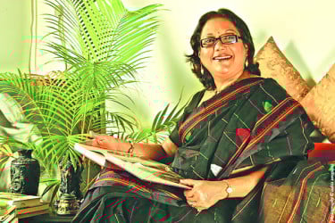 আমাদের কালের মিষ্টি নায়িকা কবরী