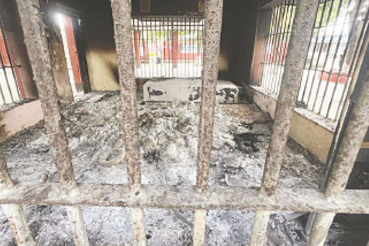 হদিস নেই ৭০০ কারাবন্দির
