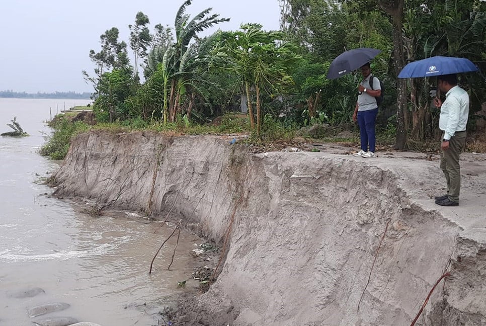 তিস্তায় ভাঙছে ২০০ মিটার, পাউবো জিওব্যাগ ফেলছে ৩৯ মিটারে