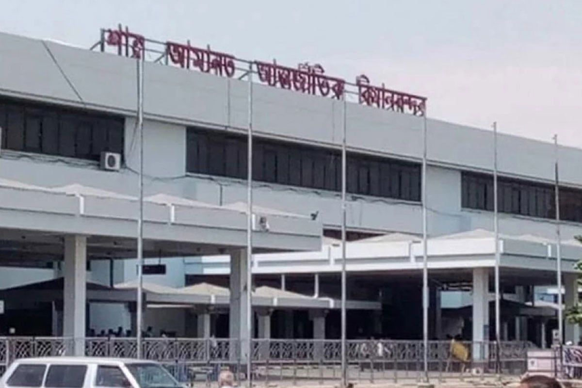 চট্টগ্রাম বিমানবন্দরে ৬০ লাখ টাকার সিগারেট ও মোবাইল জব্দ