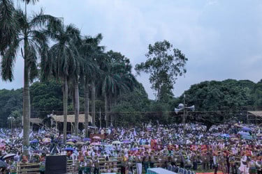 সোহরাওয়ার্দী উদ্যানে জামায়াত নেতাকর্মীদের ঢল