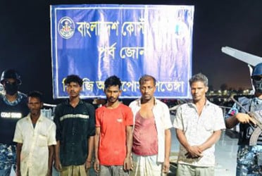 চট্টগ্রামে ৫ পাচারকারী আটক