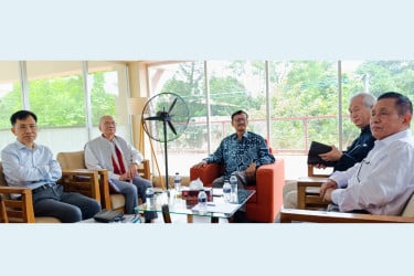 পার্বত্য চুক্তি বাস্তবায়নের সমস্যা সমাধানের চেষ্টা করা হবে : পররাষ্ট্র উপদেষ্টা