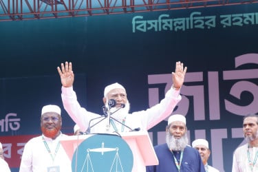 ‌‘একটা লড়াই হয়েছে ফ্যাসিবাদের বিরুদ্ধে, আরেকটা লড়াই হবে দুর্নীতির বিরুদ্ধে’