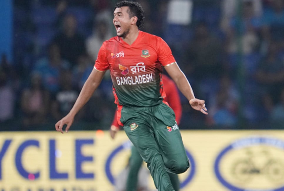 টাইগারদের বোলিং তোপে কাঁপছে পাকিস্তান