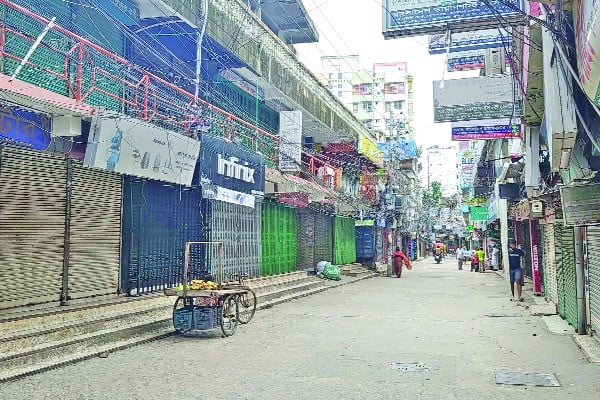 গোপালগঞ্জে সুনসান রাস্তাঘাট, অব্যাহত গ্রেপ্তার অভিযান