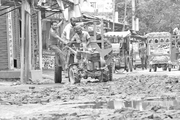 দুর্ভোগের ১৬ কিলোমিটার