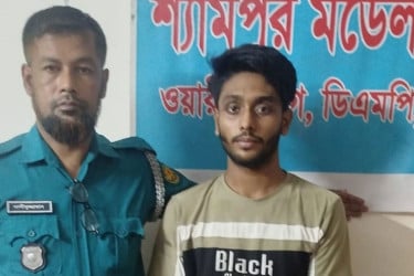 রাজধানীতে বাসে অগ্নিসংযোগের চেষ্টাকালে নিষিদ্ধ ছাত্রলীগের কর্মী গ্রেফতার