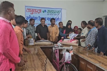 জিপিএ-৫ পাওয়া মেধাবী শিক্ষার্থী জুই আক্তারের পাশে শুভসংঘ