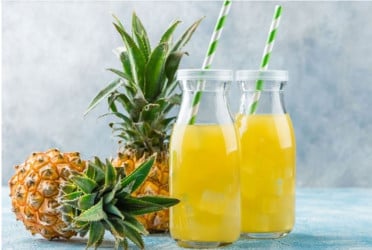 গরমে প্রাণ জুড়াবে আনারসের পানীয়