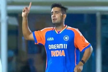 আর্শদীপের চোটে ভারতীয় দলে ডাক পেলেন কাম্বোজ