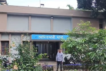 ট্রাকের ধাক্কায় স্বামী নিহত, স্ত্রী-সন্তান আহত