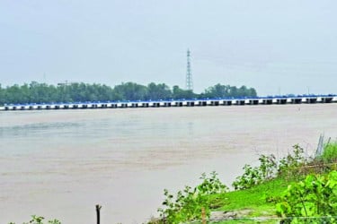 তিস্তার পানি বিপৎসীমা ছুঁইছুঁই, বন্যার আশঙ্কা