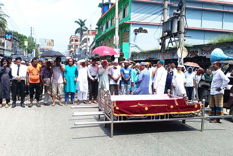 মৃত্যুও আলাদা করতে পারেনি মুকুল দম্পতিকে
