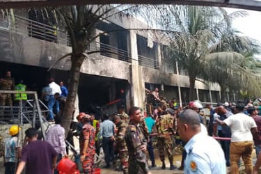 মাইলস্টোন কলেজে প্রশিক্ষণ বিমান বিধ্বস্ত: উদ্ধার অভিযানে সশস্ত্র বাহিনীও