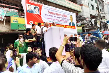 একটি গোষ্ঠী বিএনপি ও তারেক রহমানকে টার্গেট করেছে: রিজভী