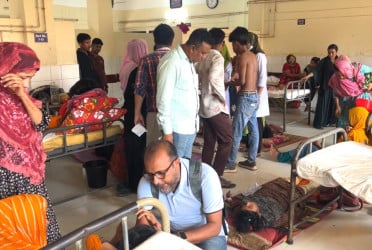 সরাইলে বাস খাদে পড়ে ৩০ শ্রমিক আহত