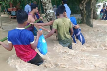 ফেনীতে ফের বন্যা, আতঙ্কে মানুষ