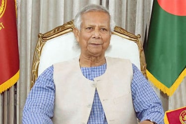 আহতদের চিকিৎসার বিষয়ে সার্বক্ষণিক খোঁজখবর রাখছেন প্রধান উপদেষ্টা
