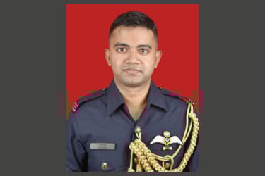 উত্তরায় স্কুলে বিমান বিধ্বস্ত: পাইলট নিহত