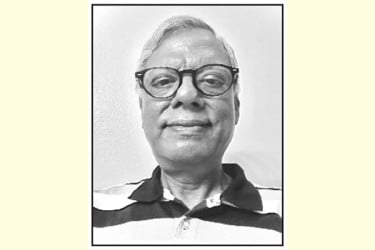 নির্বাচন কমিশন কি পারবে