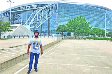 ফুটবলপ্রেমীদের গর্জনের অপেক্ষায় ডালাস স্টেডিয়াম