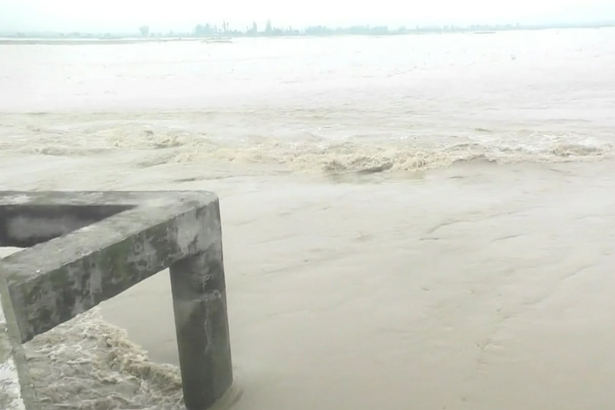 কুড়িগ্রামে বন্যার পদধ্বনি, তিস্তা নদীর পানি বিপৎসীমা ছুঁইছুঁই