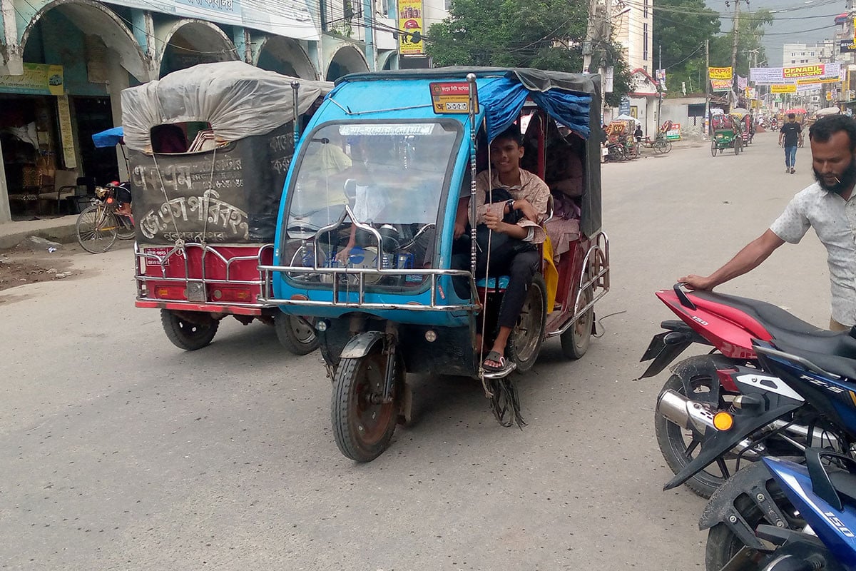 রংপুরে ব্যাটারি চালিত অটোরিকশায় প্রতিমাসে ৯০ মেগাওয়াট বিদ্যুৎ খরচ
