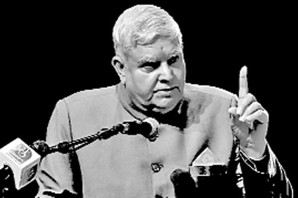 ভারতের উপরাষ্ট্রপতি কেন পদত্যাগ করলেন?
