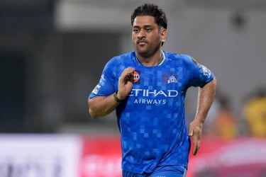 তরুণ ক্রিকেটারদের চোট নিয়ে উদ্বিগ্ন ধোনি