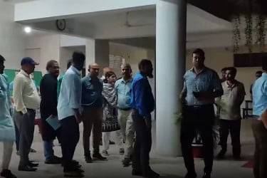 মাইলস্টোন ক্যাম্পাস ছাড়লেন ২ উপদেষ্টা ও প্রেস সচিব