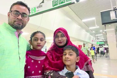 নাজিয়াকে দাফন করেছেন বাবা, মা আইসিইউতে ছেলের অপেক্ষায়