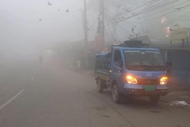বর্ষায় শীতের আমেজ, কুয়াশার চাদরে ঢাকলো পঞ্চগড়