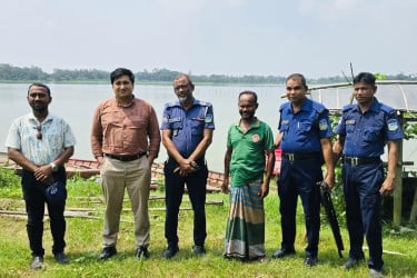 ভালুকায় মাছের খামারে মৃত মুরগির নাড়িভুড়ি খাওয়ানোর অপরাধে জেল ও জরিমানা