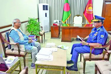 প্রধান উপদেষ্টার সঙ্গে বিমানবাহিনী প্রধানের সাক্ষাৎ