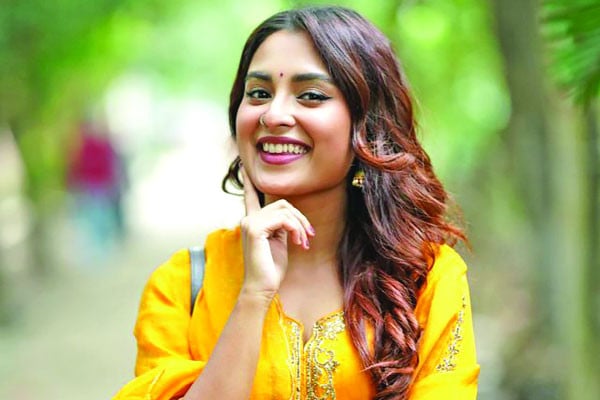 বাচাল তটিনী