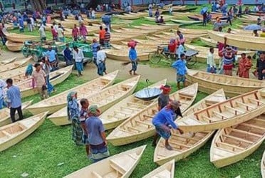 মানিকগঞ্জে নিম্নাঞ্চল প্লাবিত, বাড়ছে নৌকার চাহিদা
