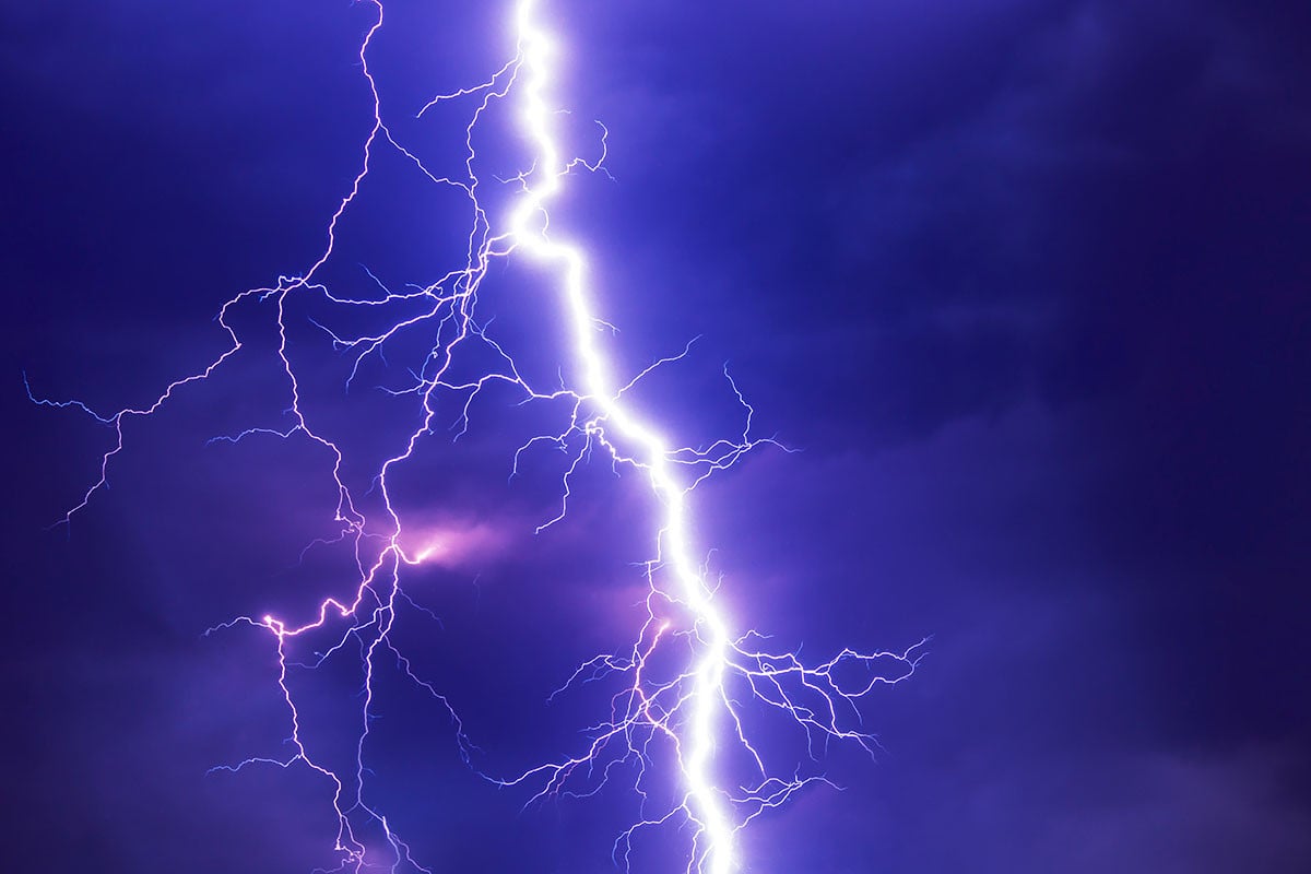 পশ্চিমবঙ্গে বজ্রপাতে ১৫ জনের মৃত্যু