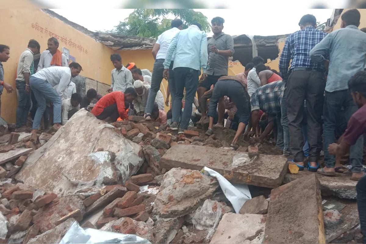 ভারতে স্কুল ভবন ধসে ৪ শিশুর মৃত্যু, ধ্বংসস্তুপে আটকা ৪০